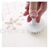 Continue Hot Children's Day 1 set 65G Snowflake Cookie Cutter Plunger Cake Biscuit Stamp Decorating Pastry Fondant Tool